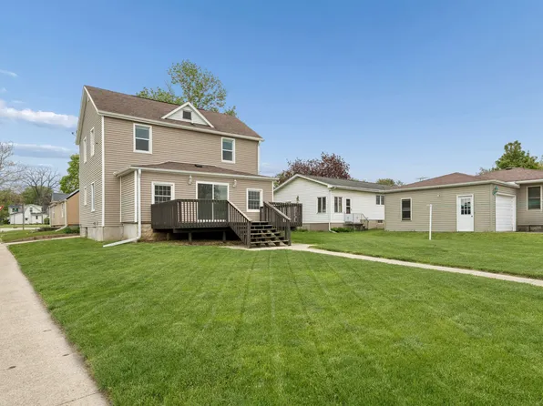504 2nd Ave NW, Cascade, IA 52033