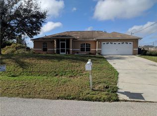 1029 Cedartree Ave, Lehigh Acres, FL 33971