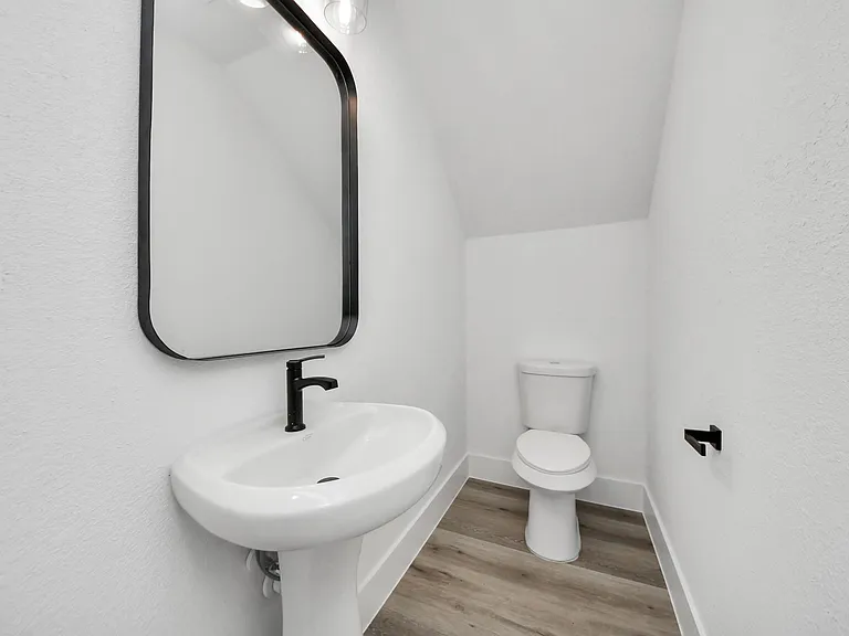 3524 Rebecca St — Photo 18