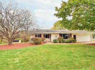 2755 Pioneer Dr, Green Bay, WI 54313