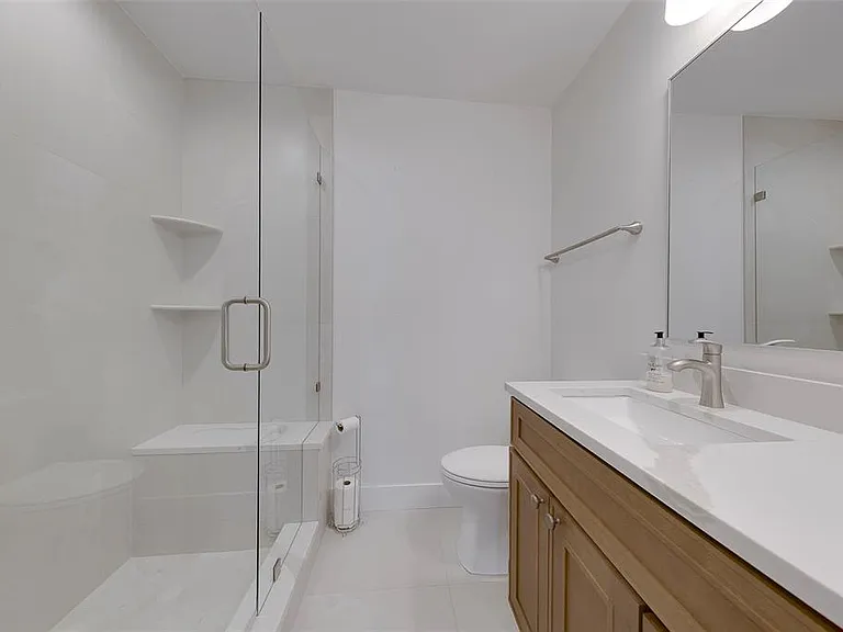 210 176th Terrace Dr E — Photo 28