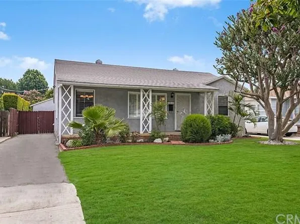 7412 Blewett Ave, Van Nuys, CA 91406
