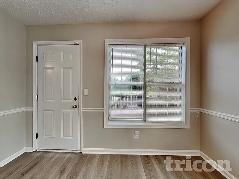 1685 Nottingham Way — Photo 4