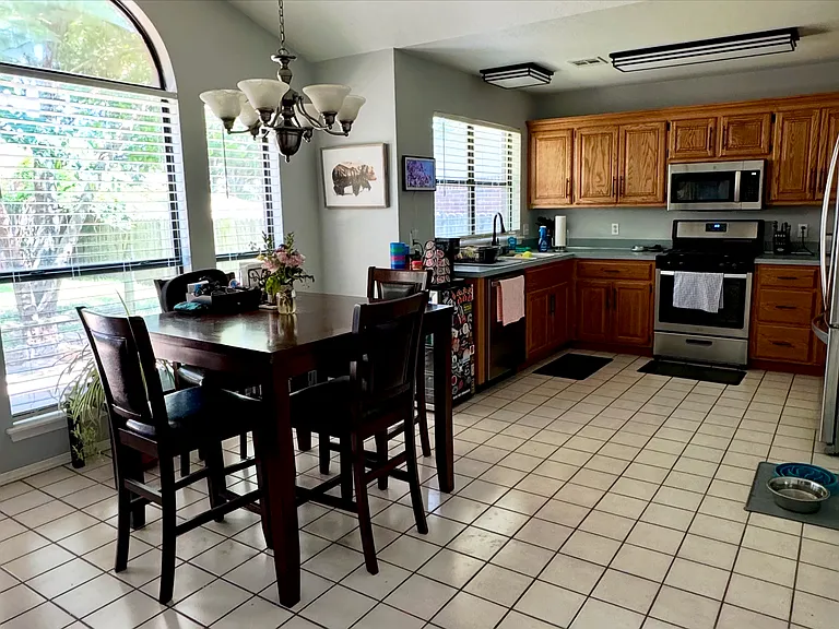 221 S Abbey Ln — Photo 5