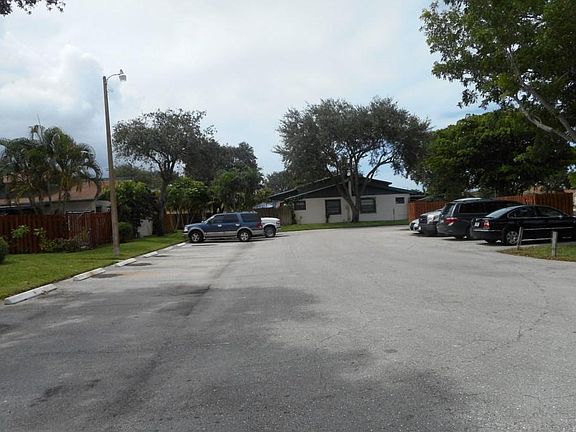 2nd image of 1034 Manor Drive #9b