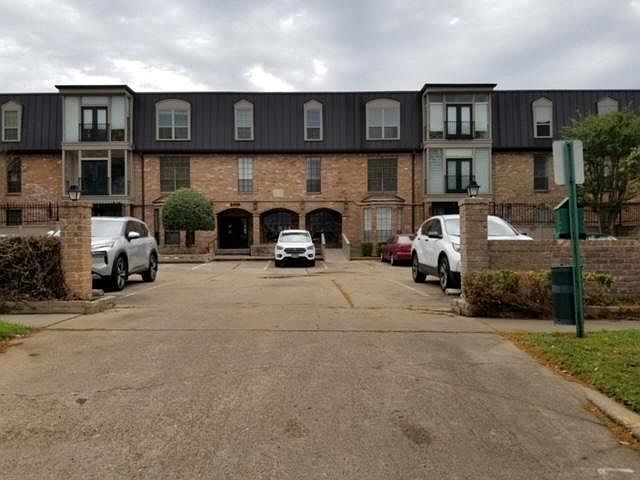 1st image of 2400 N Braeswood Blvd APT 131