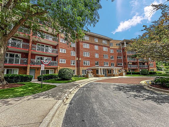 2nd image of 710 Creekside Dr Unit 310