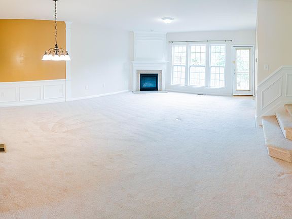 Living Room (2nd Floor)