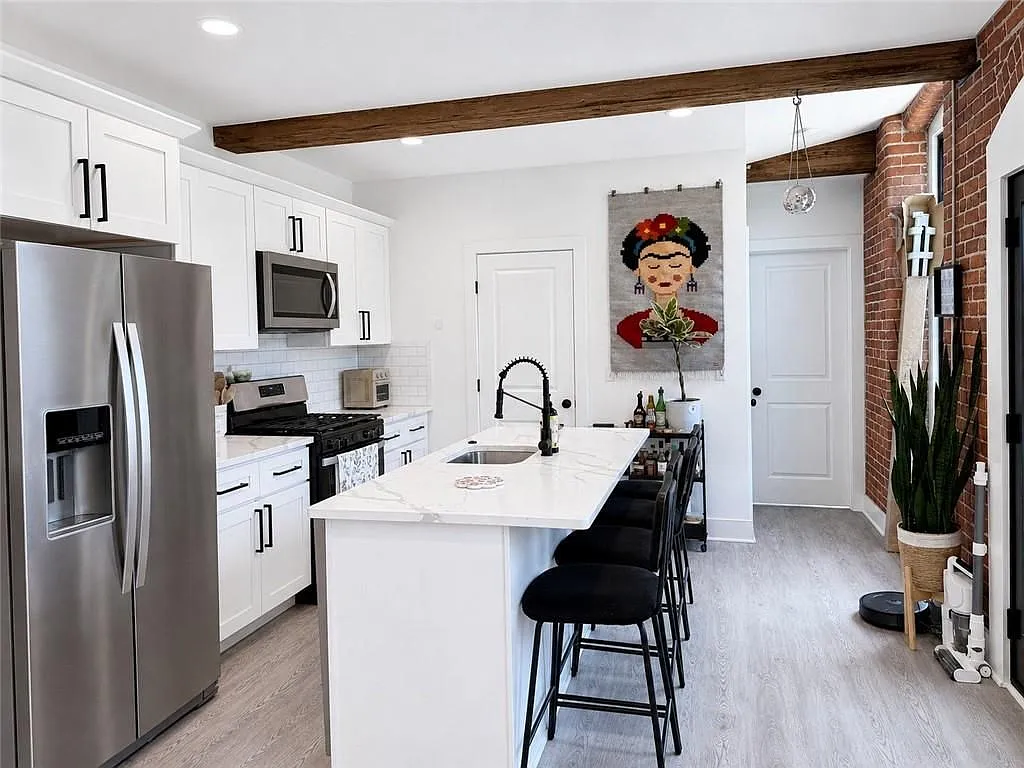 2 bed, 2.0 bath, 970 sqft, $2,850 — Photo 4