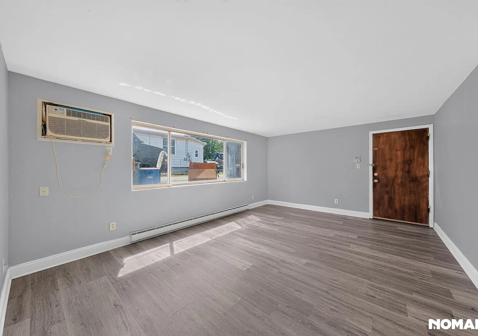 Charming 2BR Duplex in Kankakee — Photo 2