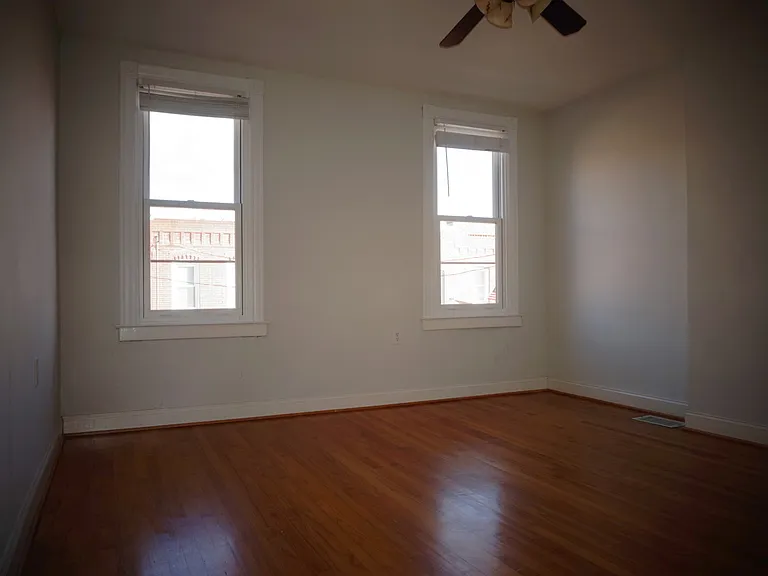 1110 S Bouldin St — Photo 10