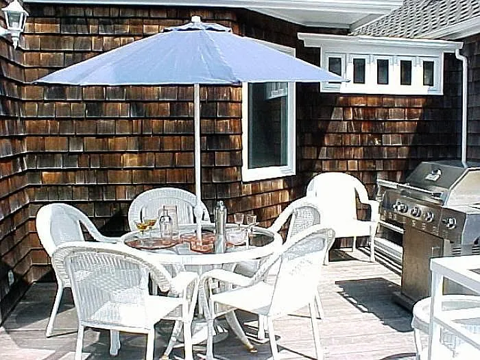 View Deck seats 8