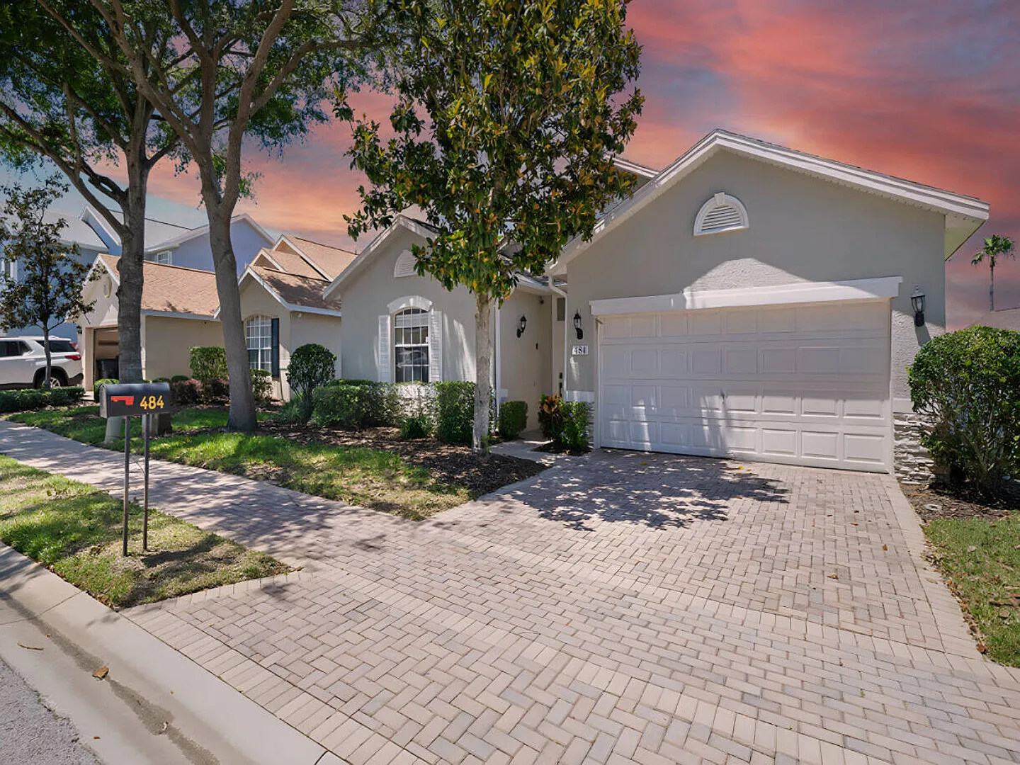 Serenity Gorgeous Upscale 4 Bedroom Pool — Photo 2