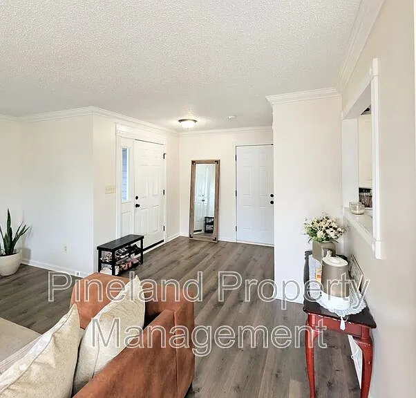 501 Camden Rd — Photo 5