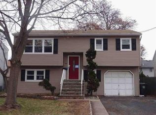 88 Pleasant Ave, Iselin, NJ 08830