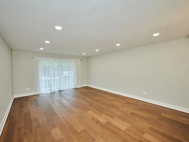 7074 N Ridge Blvd #1E — Photo 14