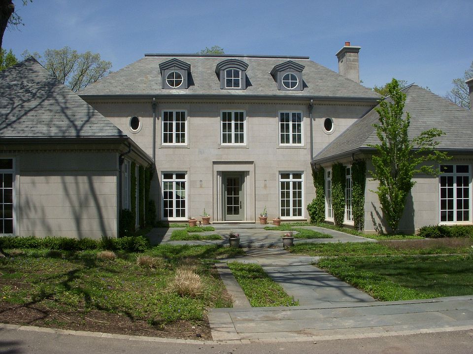 Front of Estate home