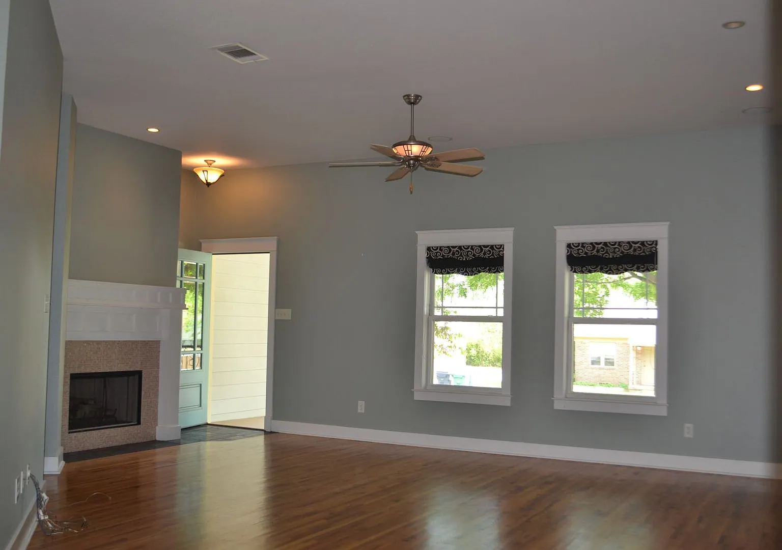 709 Roberts, Denton TX — Photo 2