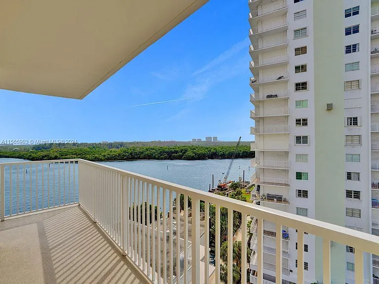 300 Bayview Dr #906 — Photo 12