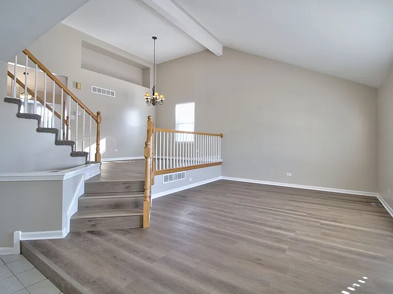 1504 Pheasant Landing Dr — Photo 2