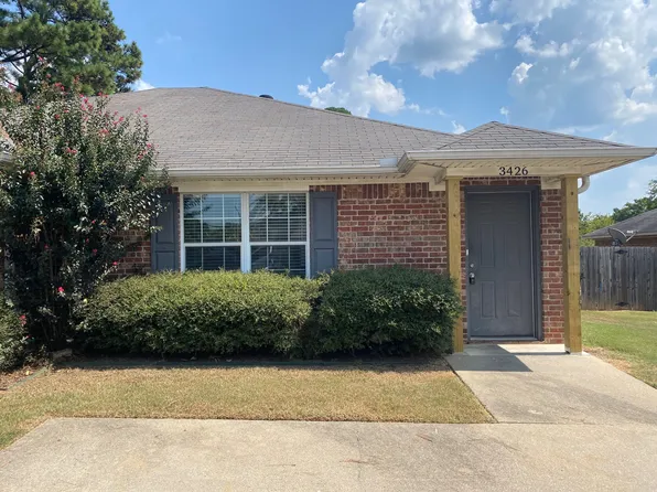 3426 Parish Cir, Texarkana, AR 71854