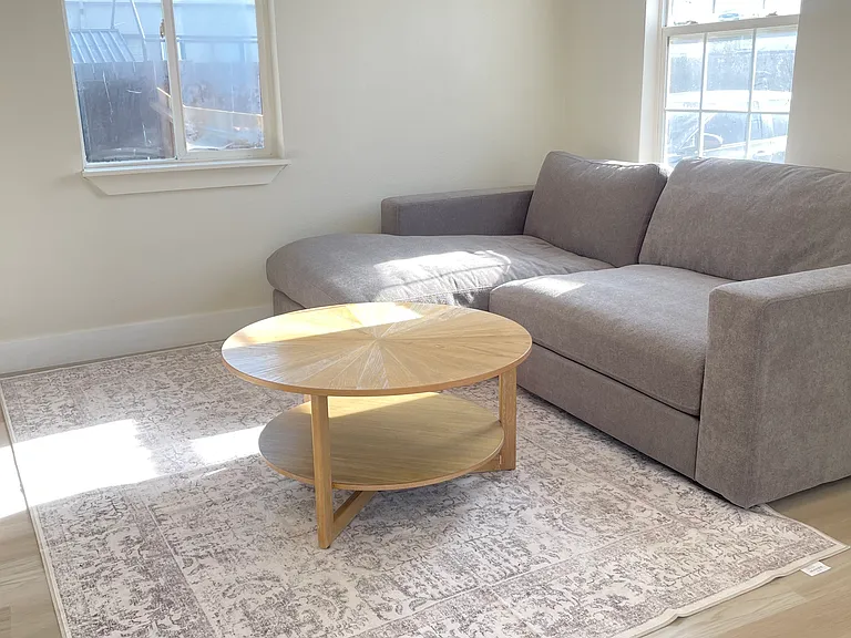 Maple Ave — Photo 3
