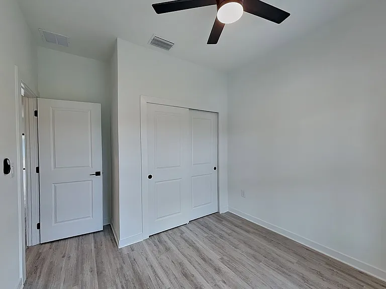 4918 Jordan Ave S — Photo 29