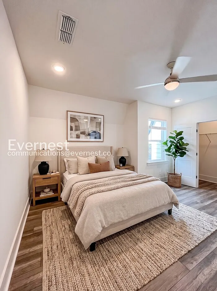 4 bed, 4.0 bath, 2003 sqft, $3,645 — Photo 4