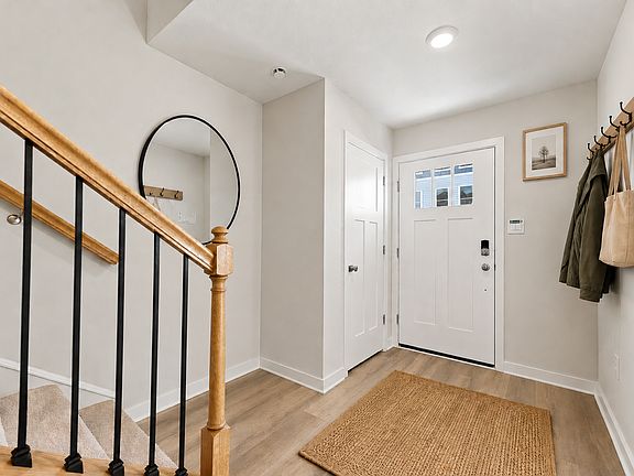 3rd image of 526 Cooper St