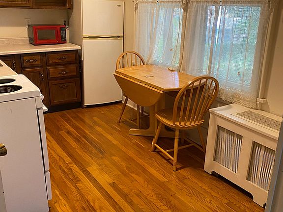 5th image of 415 E 7th St #3