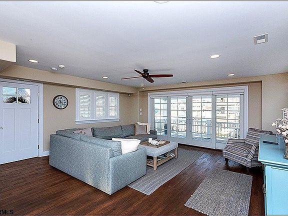2nd image of 49 Walton Pl