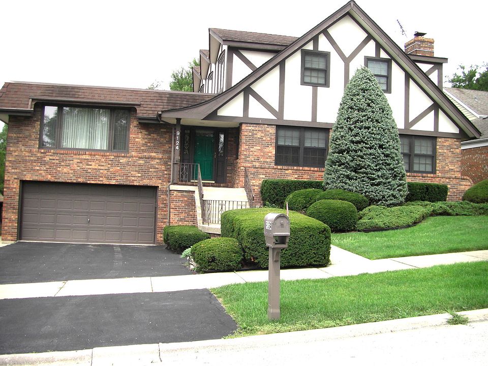 1st image of 9124 Stratford Ln