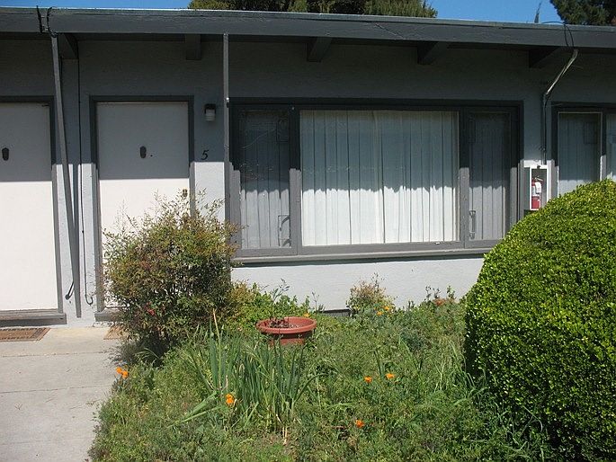 1st image of 1965 Euclid Ave APT 5