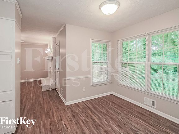 5th image of 235 Sharon Dr
