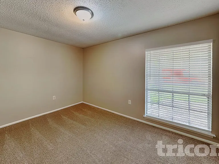 5815 Brambletree St — Photo 12