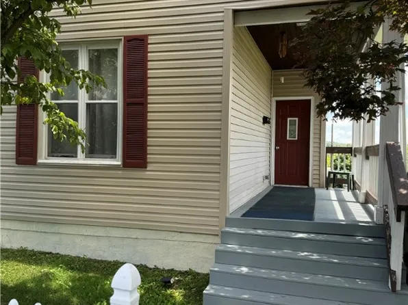 112 Pennsylvania Ave, California, PA 15419