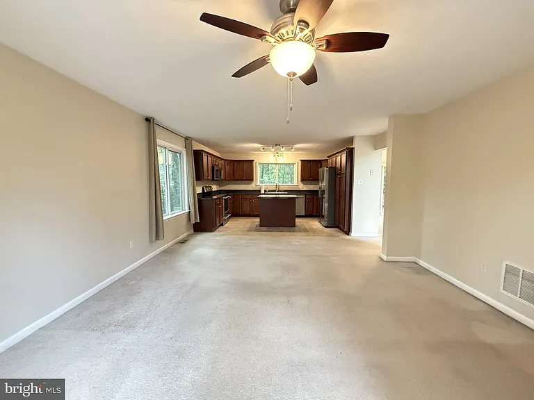 1234 Lakeview Dr — Photo 10