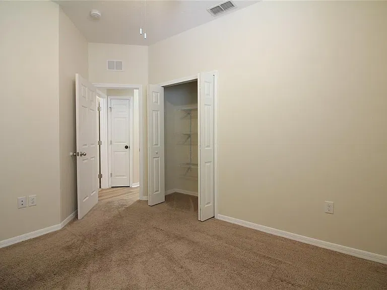 811 Krenson Woods Ln — Photo 28