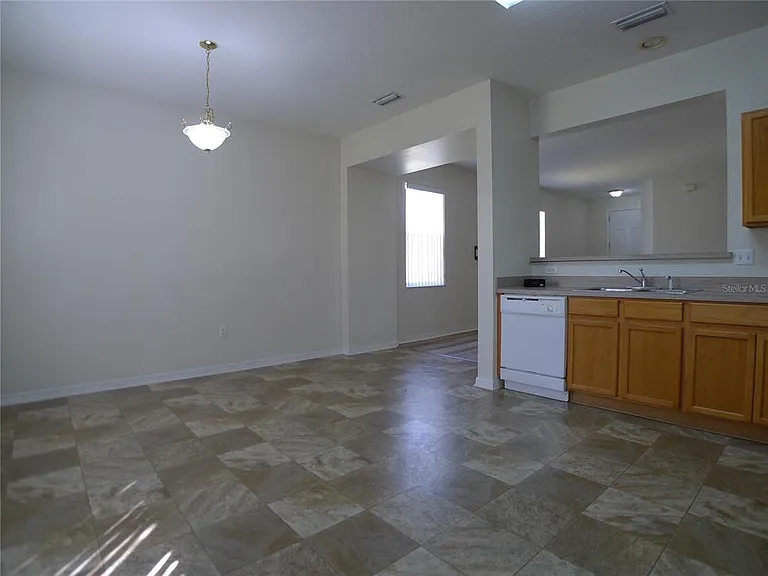 6829 Lake Eaglebrooke Dr — Photo 7