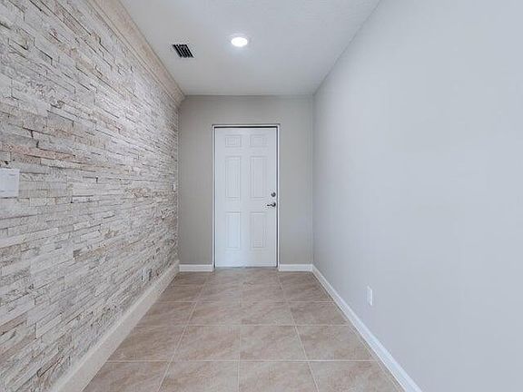 5th image of 2372 SE Maslan Avenue
