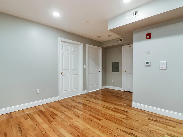 381 Communipaw Ave #3B — Photo 8