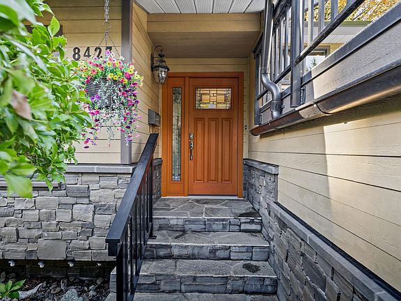 4th image of 8423 Arbour Pl