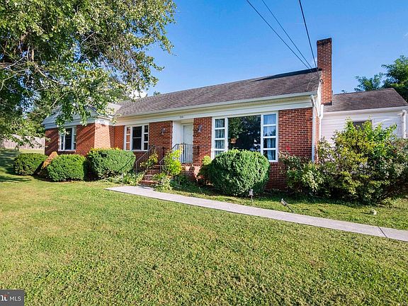 3rd image of 725 Woodlawn Ave
