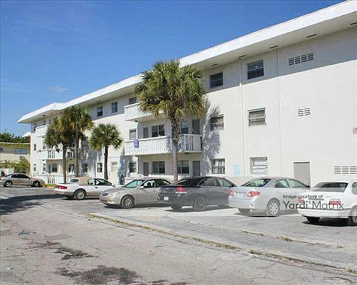 Amber Square Apartments Photo 1