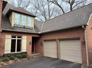 2487 Fairmount Blvd, Cleveland, OH