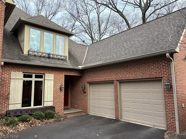 2487 Fairmount Blvd, Cleveland, OH 44106