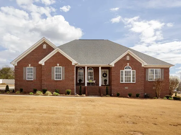 216 Meadow Ln, Russellville, AL 35653