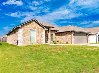 27421 E 109th Pl S, Coweta, OK 74429