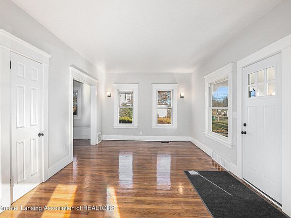 3rd image of 1919 N East St