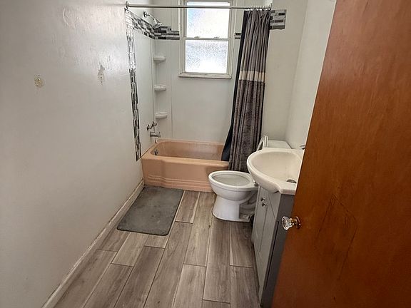 5th image of 2309 Lincoln Ave